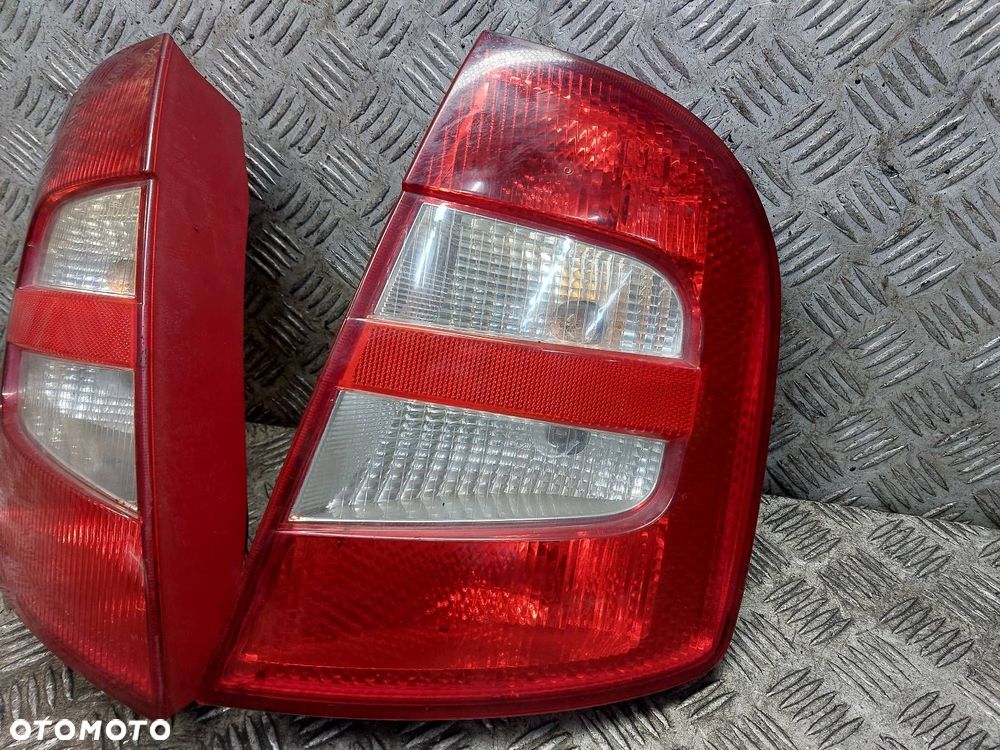 LAMPA LEWY TYŁ + PRAWY TYŁ SKODA FABIA I HB 5D 6Y6945096B 6Y6945095B - 3