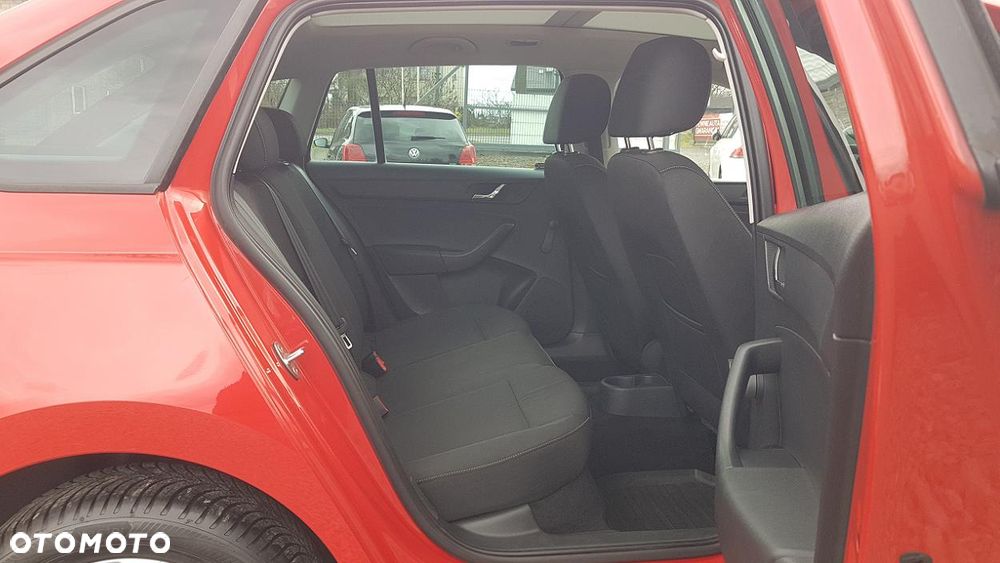 Skoda RAPID 1.4 TSI DSG Ambition - 29