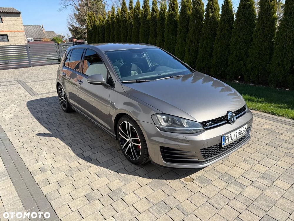 Volkswagen Golf - 9