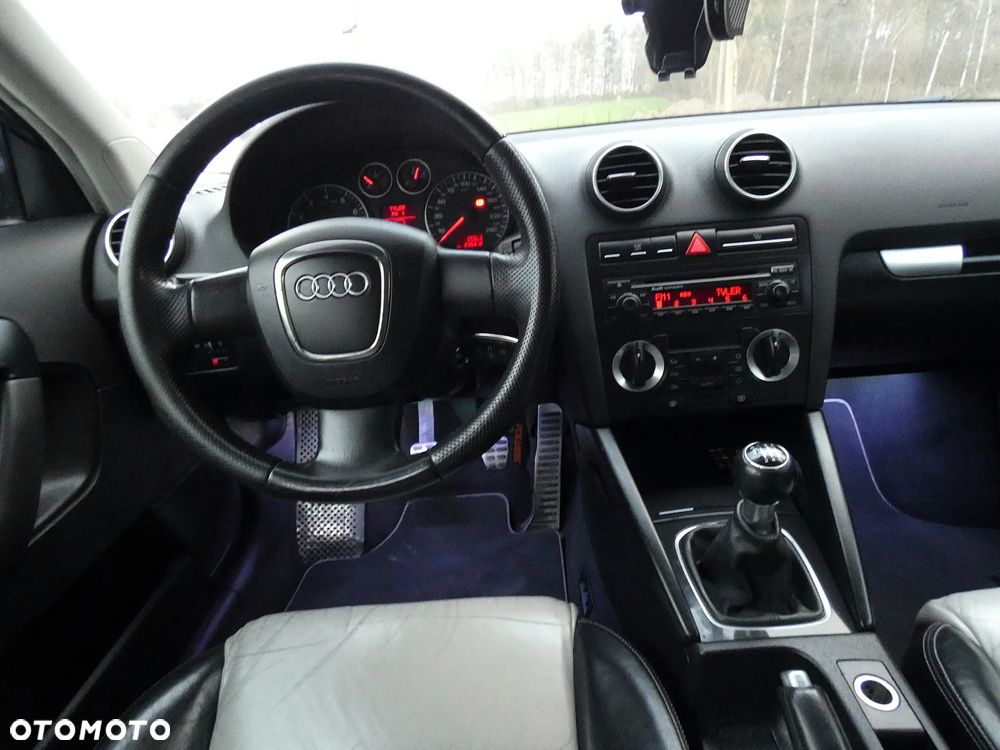 Audi A3 Sportback - 3