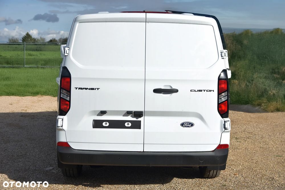 Ford Transit Custom Furgon L2H1 136KM - 5