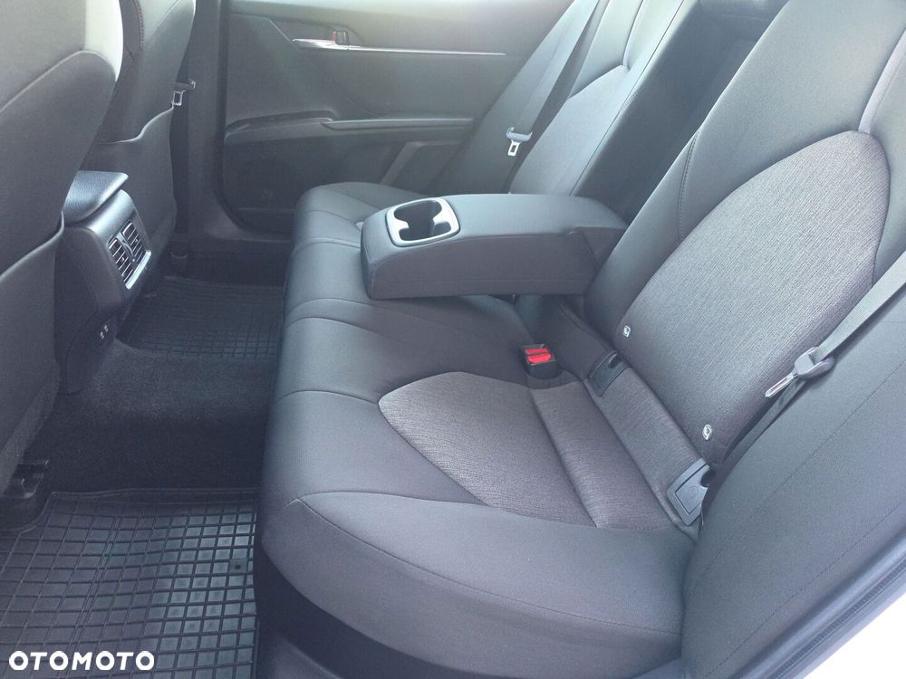 Toyota Camry 2.5 Hybrid Comfort CVT - 13