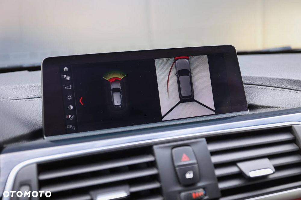 BMW Seria 3 320d xDrive Luxury Line sport - 32