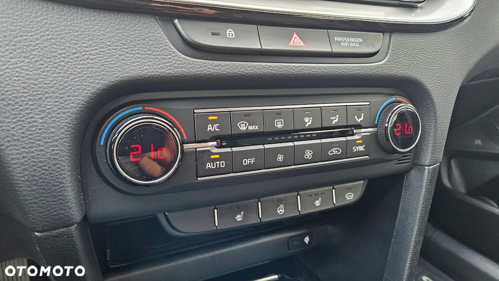 Kia XCeed 1.6 T-GDI Business Line DCT - 6