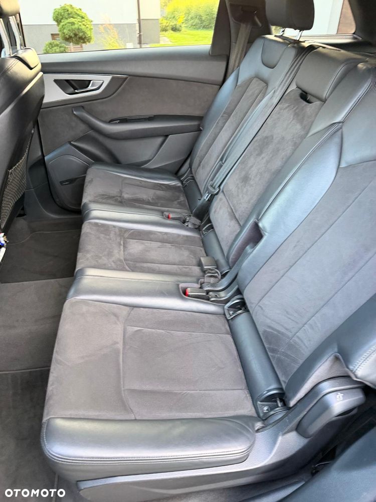 Audi Q7 - 11