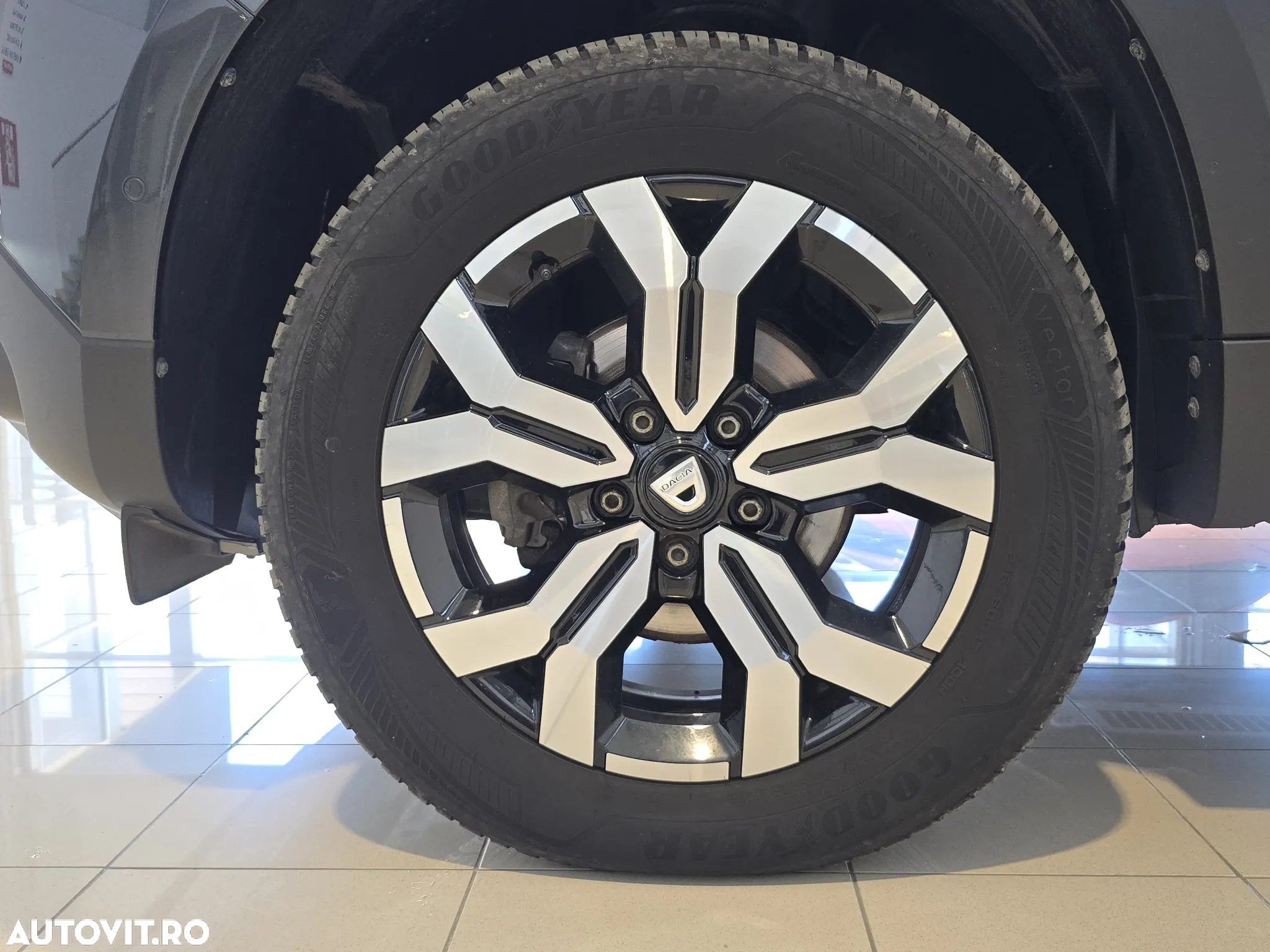 Dacia Duster TCe 150 GPF 4WD Prestige jante 17" - 4