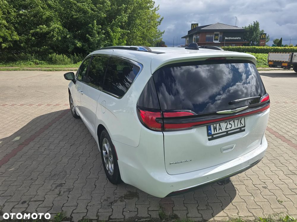 Chrysler Pacifica - 22