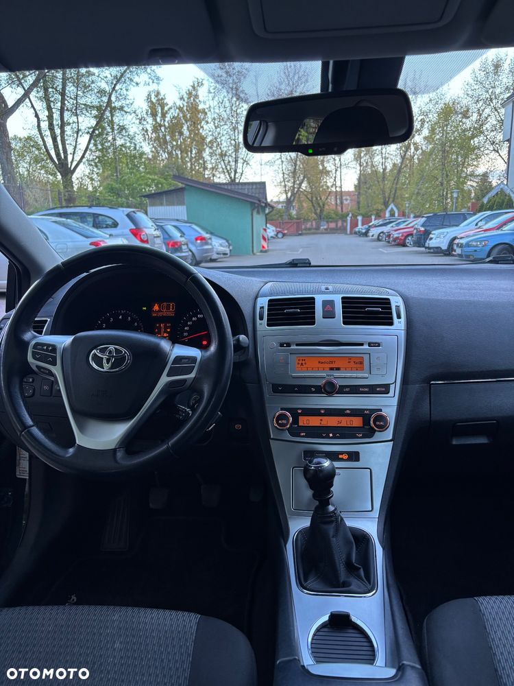 Toyota Avensis 1.8 Premium - 6