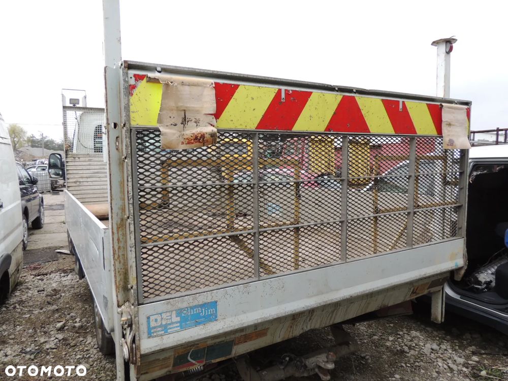 Skrzynia ładunkowa z platformą elektryczną - 9