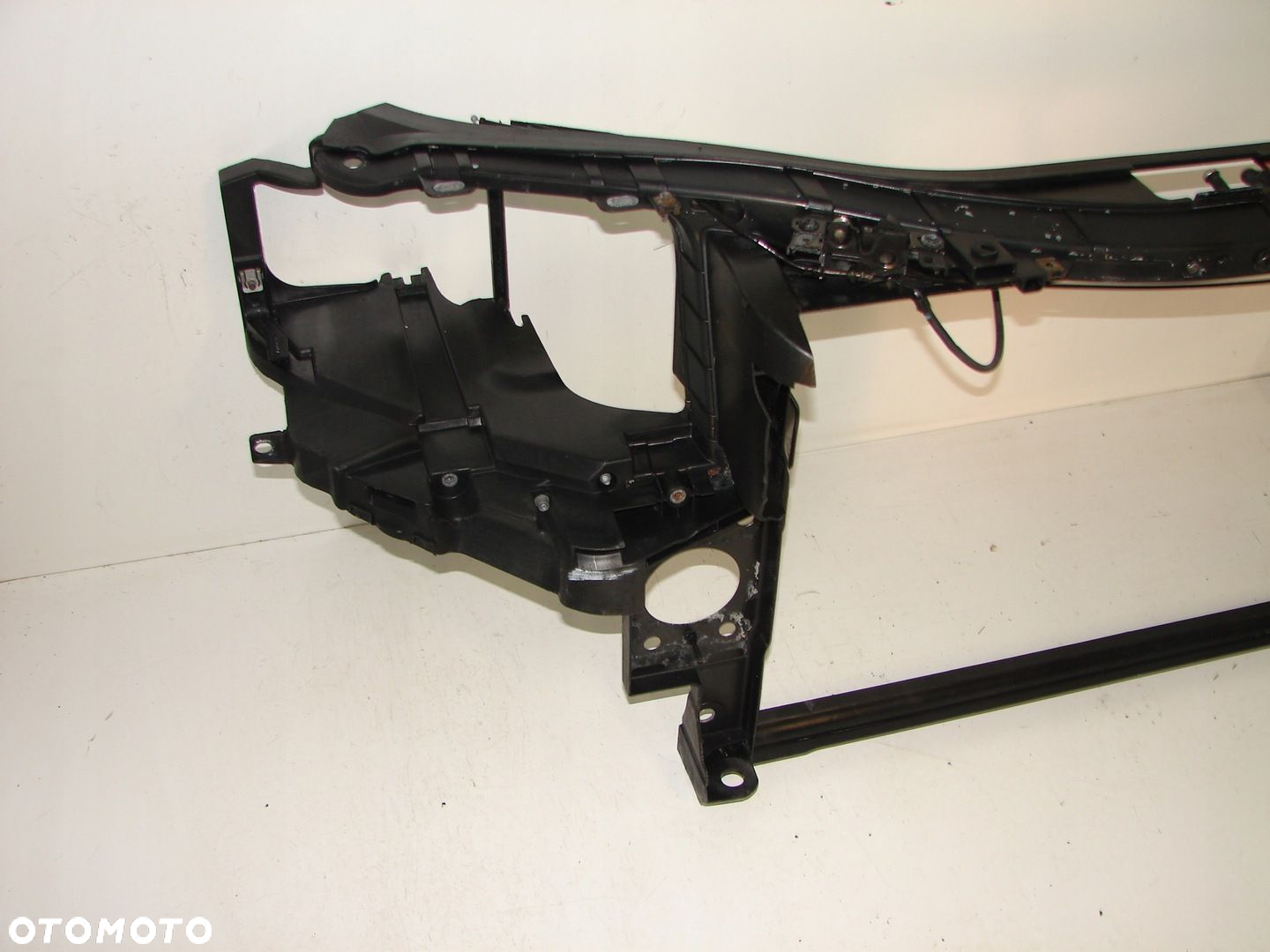 Pas przedni przód AUDI A8 D3 03- - 2