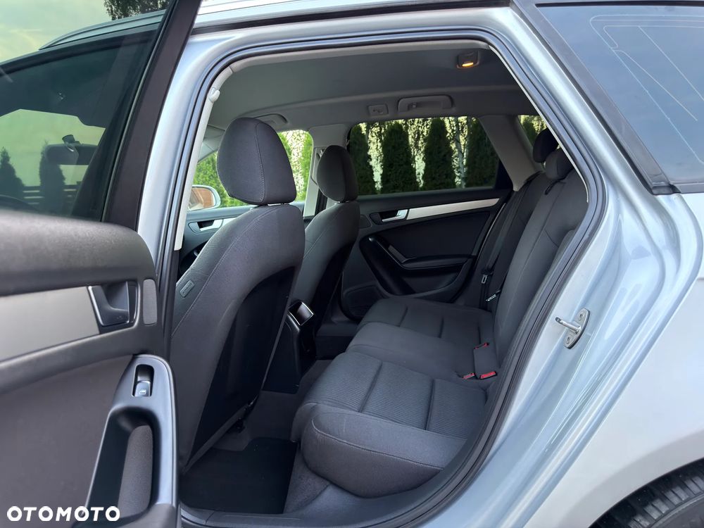 Audi A4 Avant 1.8 TFSI Ambiente - 32