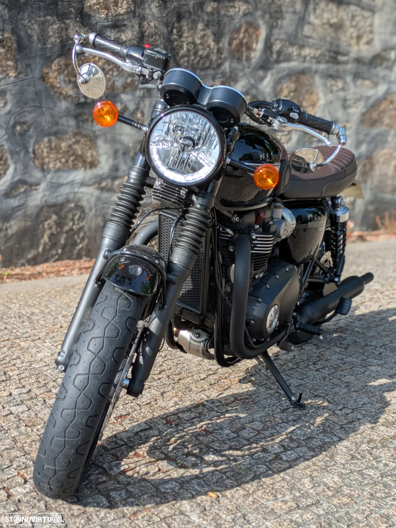 Triumph Bonneville T120 Black - 8