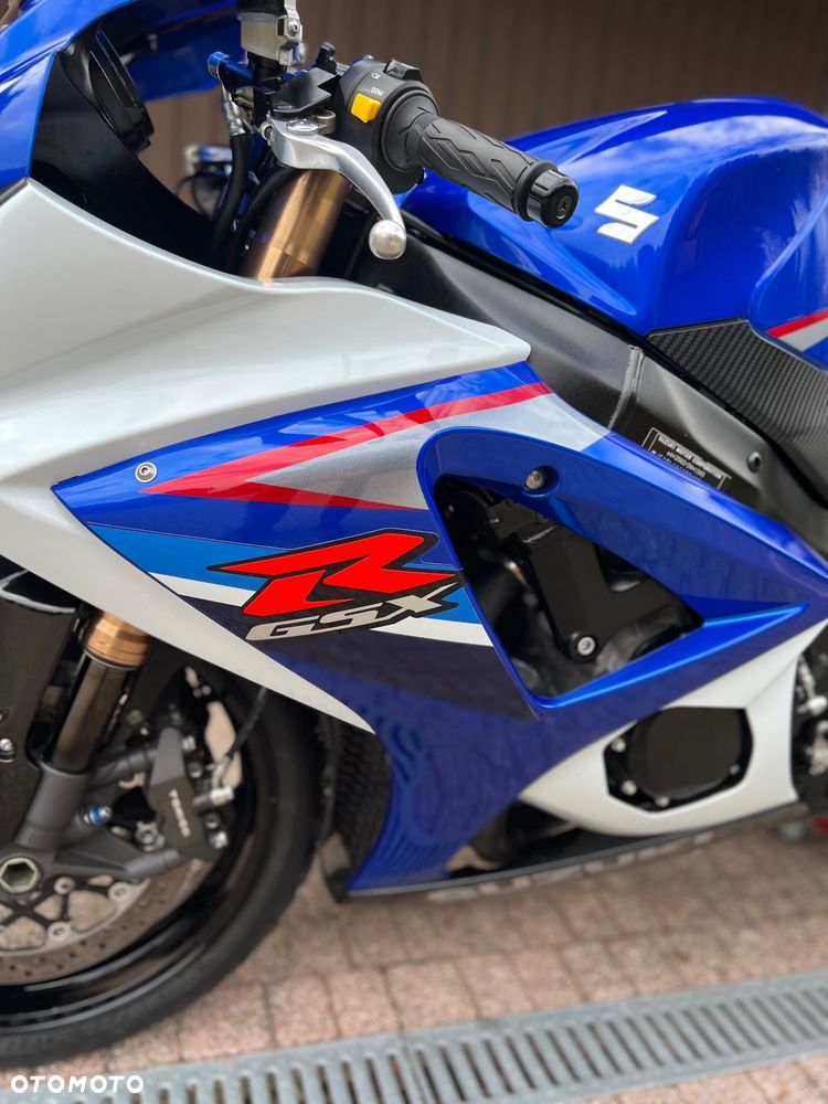 Suzuki GSX-R - 25