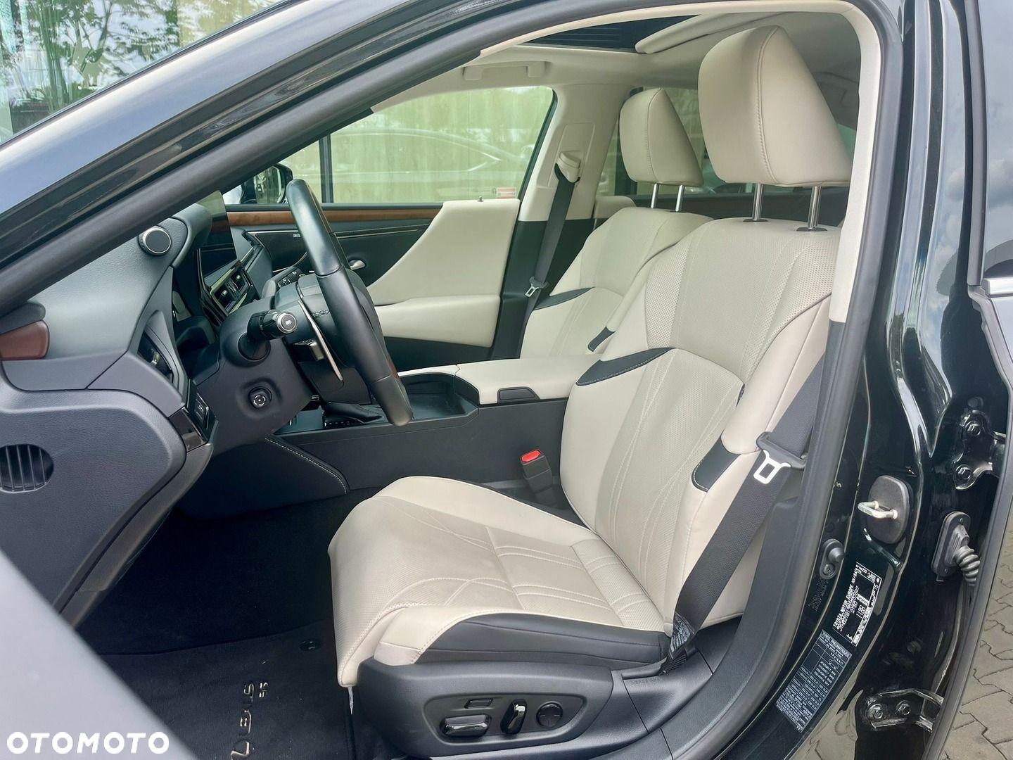 Lexus ES - 7