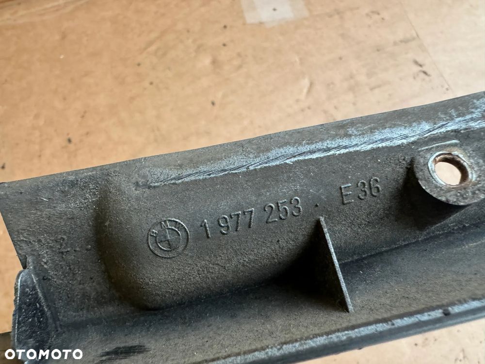 Blenda listwa klapy bagażnika BMW 3 E36 Sedan 1977253 - 3