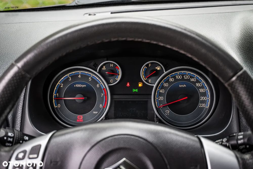 Suzuki SX4 1.6 Premium - 28