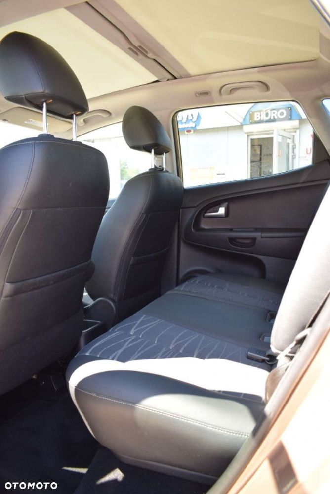 Kia Venga - 19