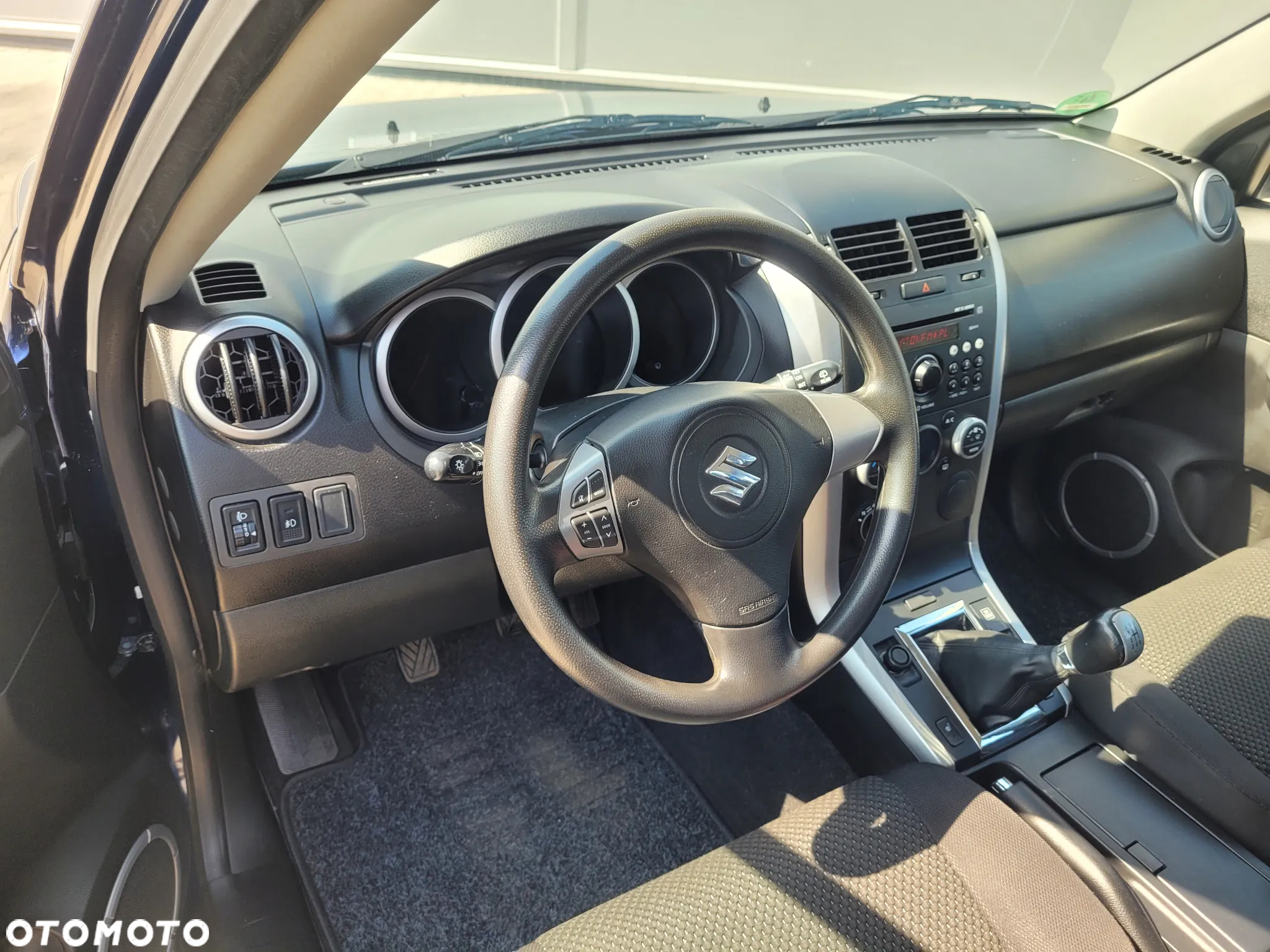 Suzuki Grand Vitara 2.0 Comfort Limited - 15