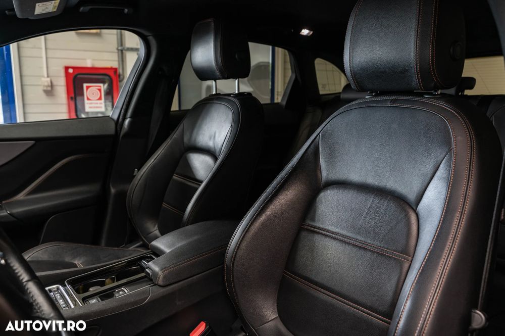 Jaguar F-Pace 20d AWD Aut. Prestige - 6