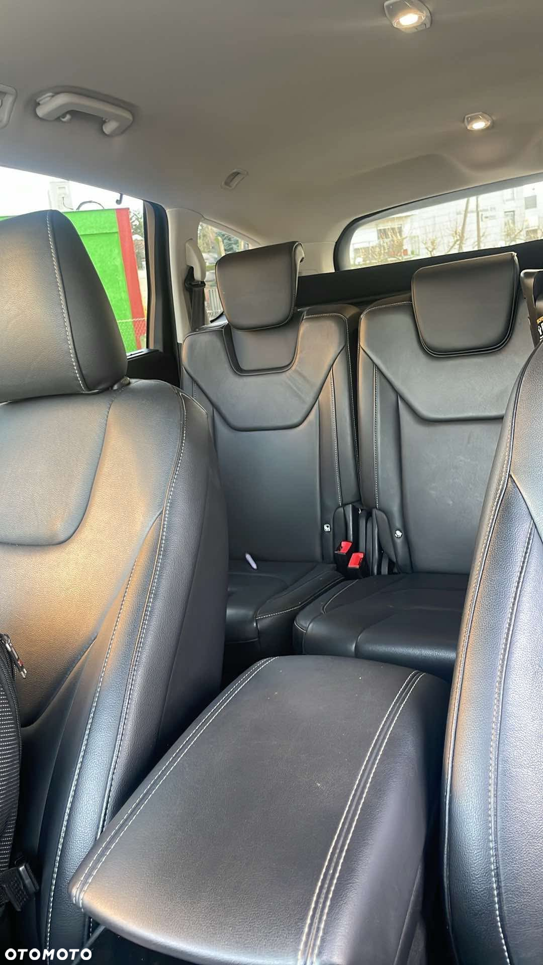 Ford S-Max 2.0 EcoBlue Titanium - 11