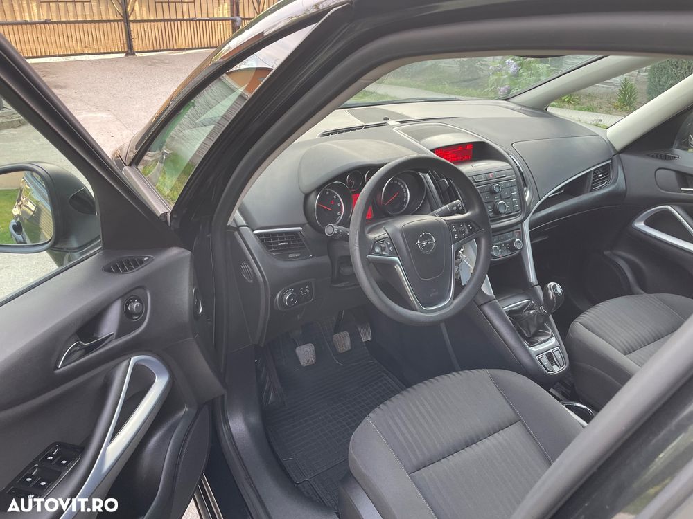 Opel Zafira - 16