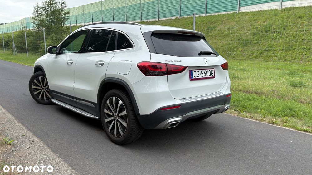 Mercedes-Benz GLA 250 4Matic 8G-DCT AMG Line - 9