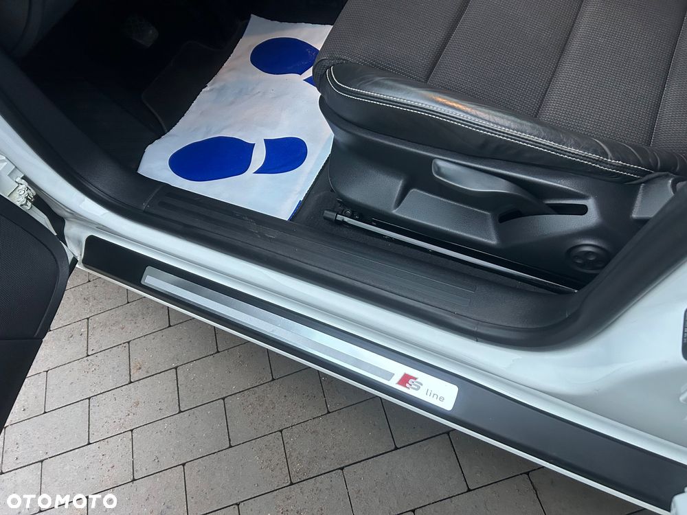 Audi A3 Sportback 1.4 TFSI S line Sportpaket - 16