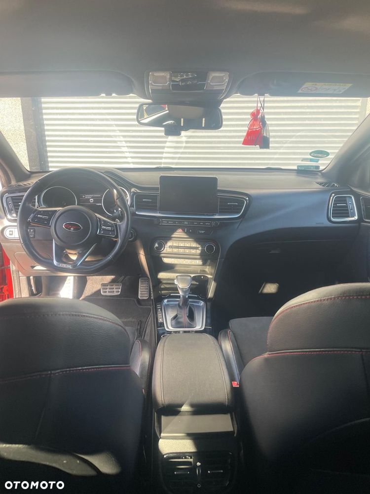 Kia ProCeed 1.6 T-GDI GT DCT - 13