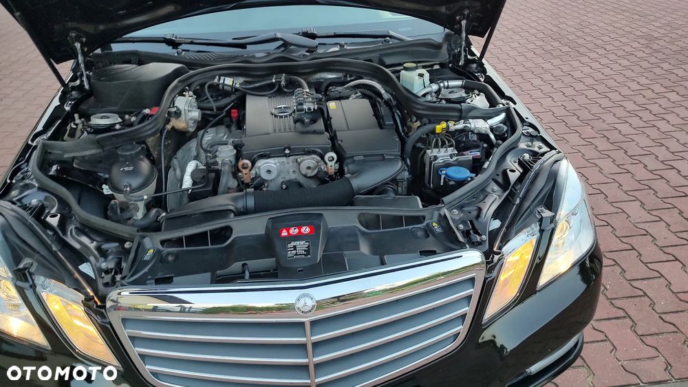 Mercedes-Benz Klasa E 200 NGT BlueEffICIENCY Elegance - 18