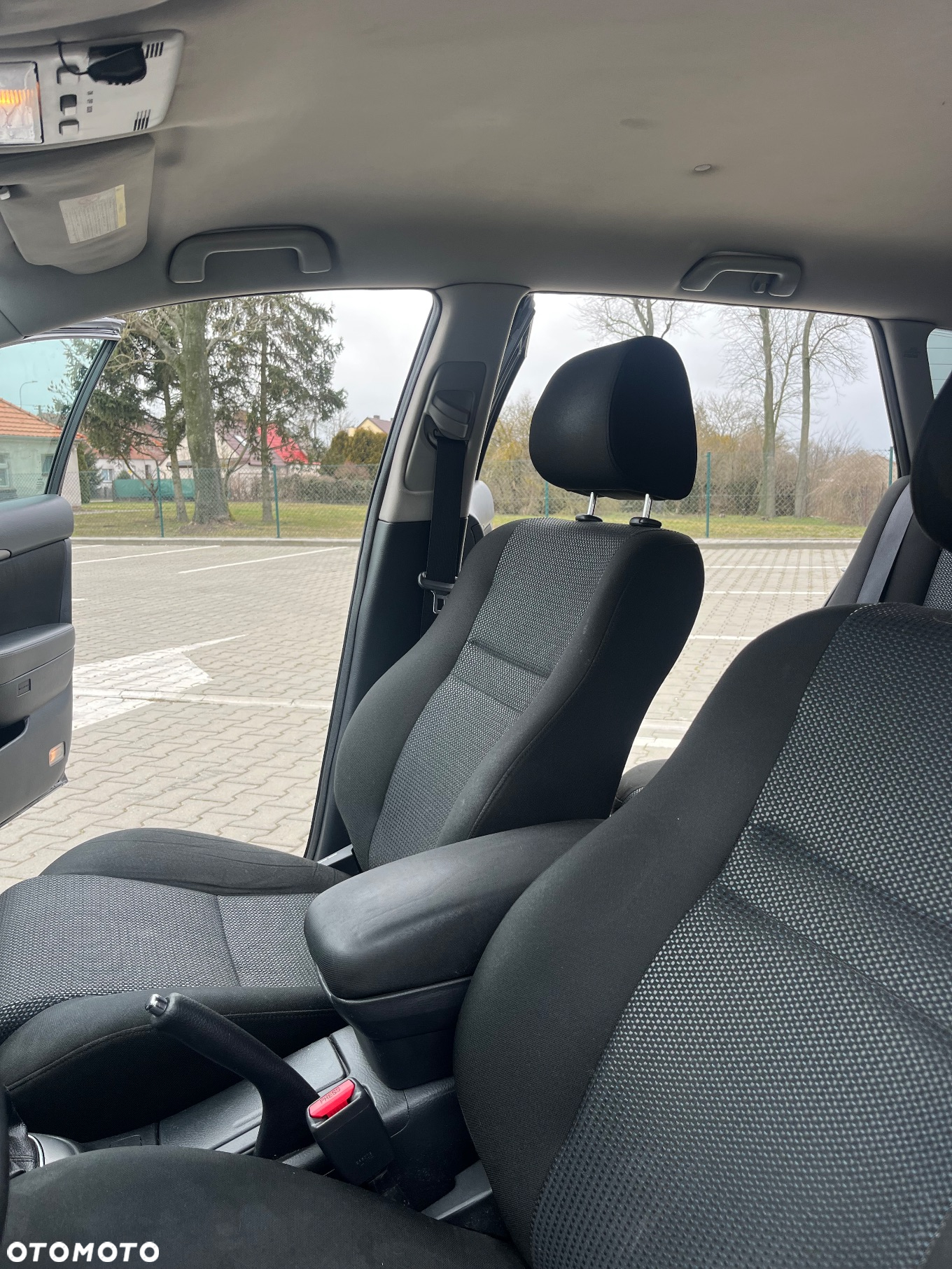 Toyota Avensis - 13