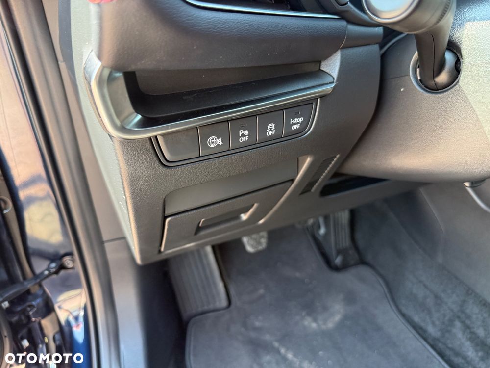 Mazda 3 SKYACTIV-G 2.0 M-Hybrid - 11
