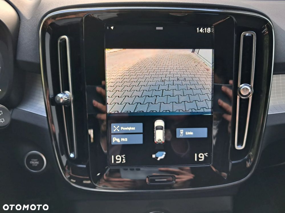 Volvo XC 40 T3 Momentum - 24
