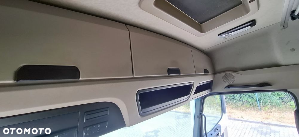 Mercedes-Benz Actros - 13