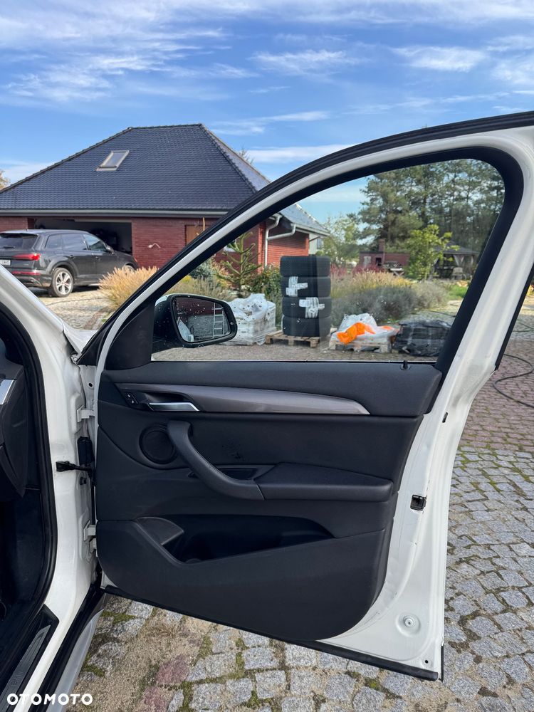 BMW X1 xDrive25i Sport Line - 15
