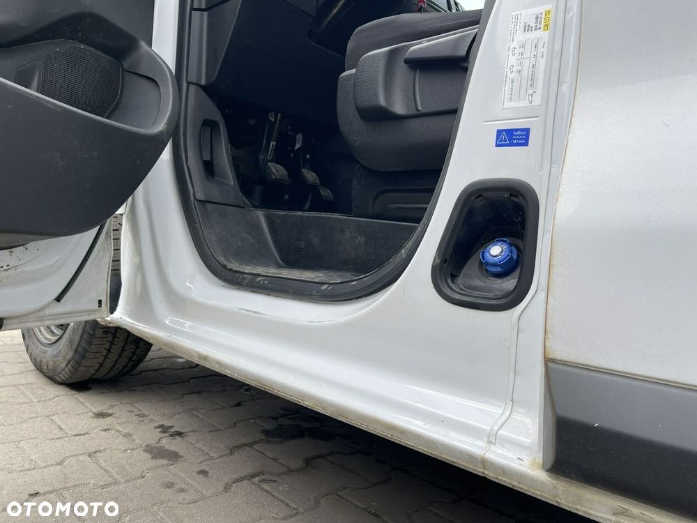 Opel Vivaro - 8