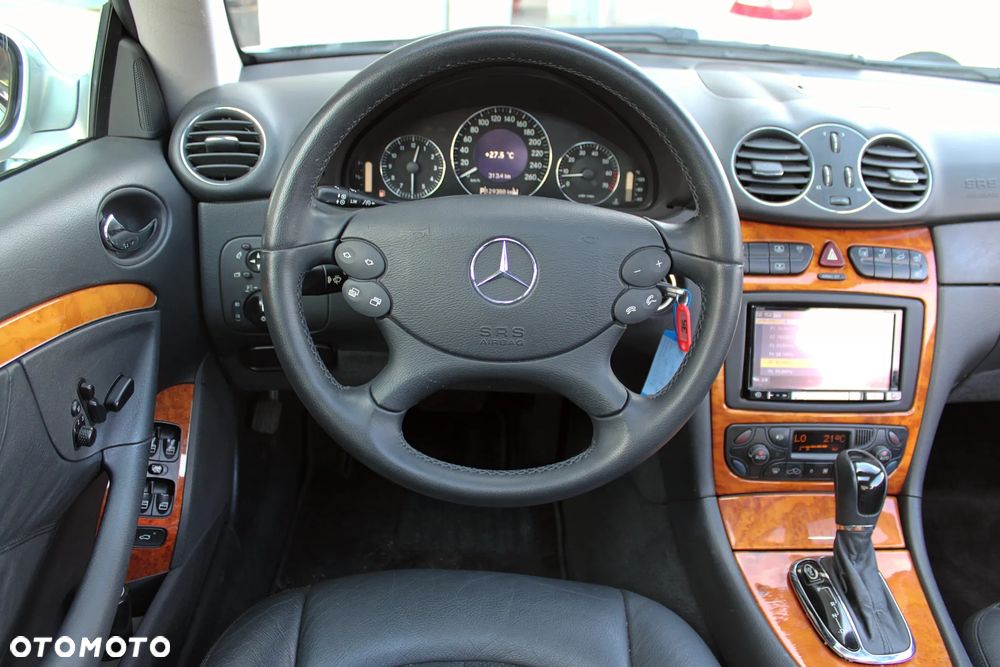 Mercedes-Benz CLK - 13