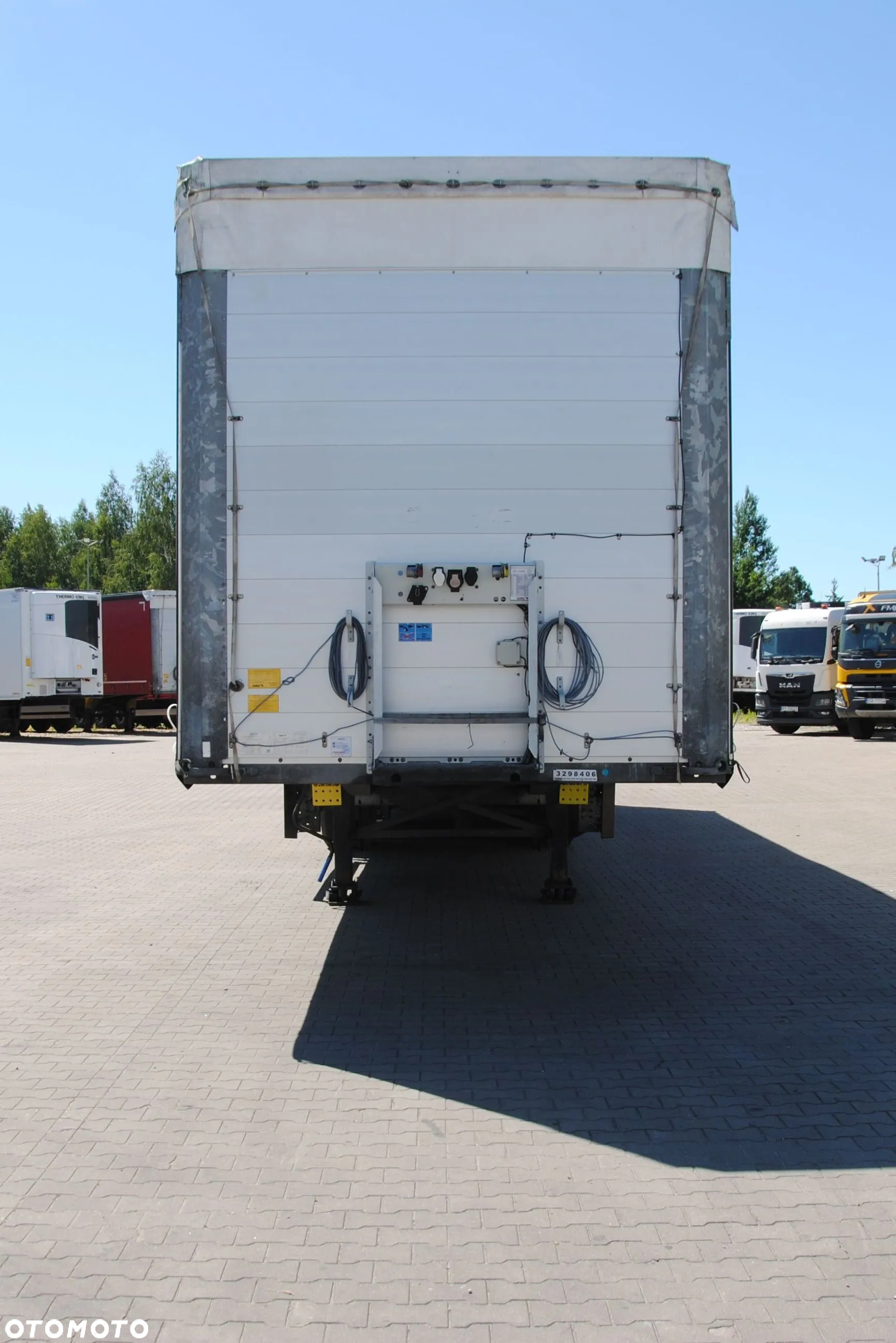 Schmitz Cargobull SCS kurtyna, podnoszona oś - 8