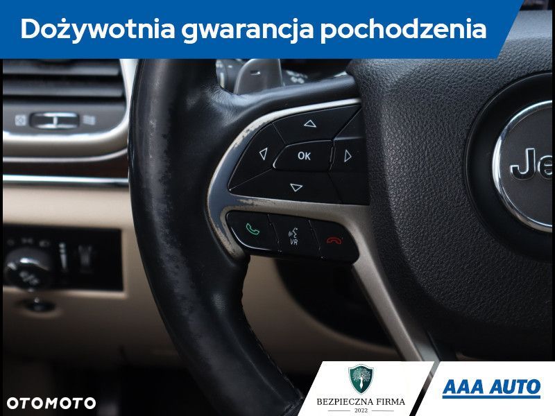 Jeep Grand Cherokee - 23