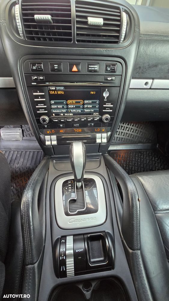 Porsche Cayenne - 13