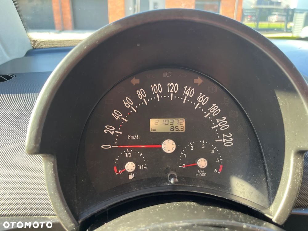 Volkswagen New Beetle 1.4 - 10