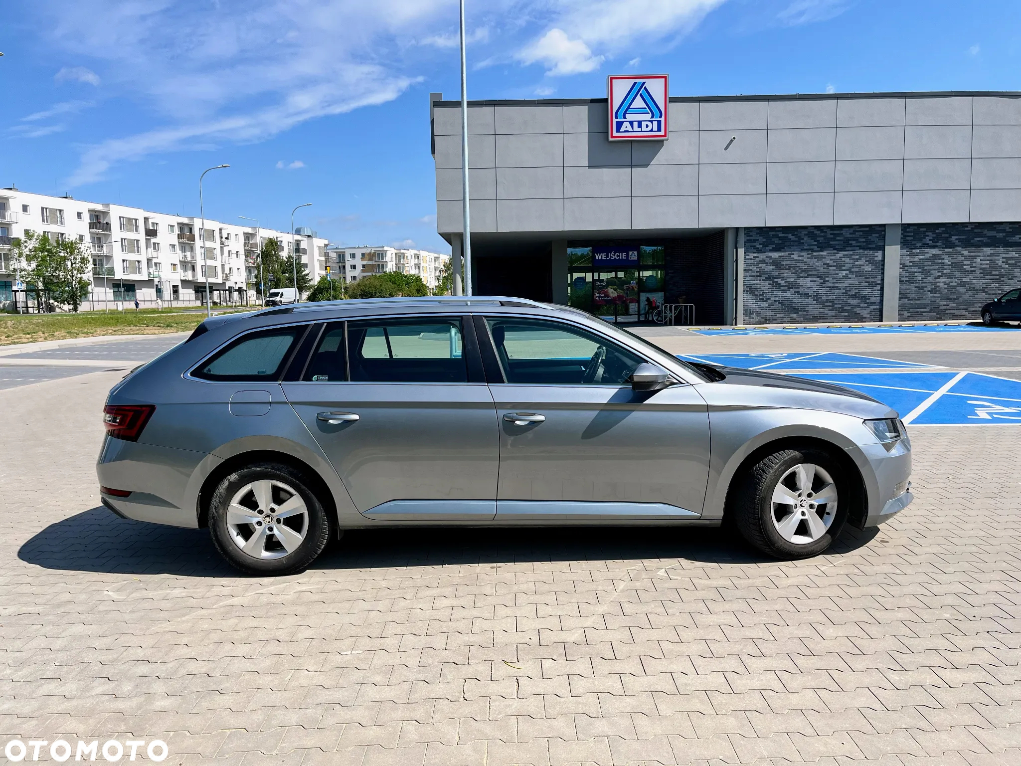 Skoda Superb 1.6 TDI Ambition DSG - 5