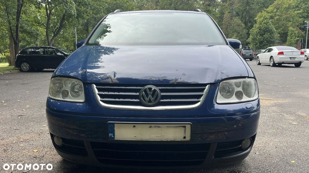 Volkswagen Touran 2.0 TDI Highline - 3