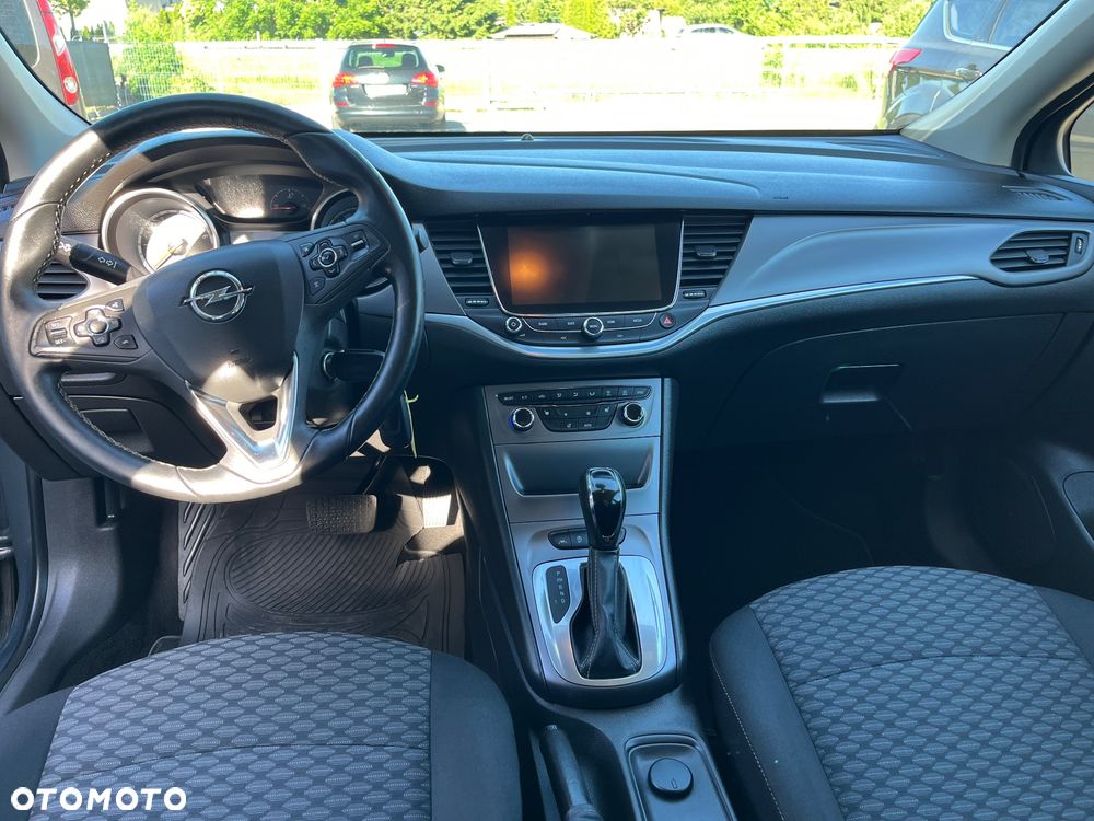 Opel Astra 1.4 T Enjoy S&S - 9