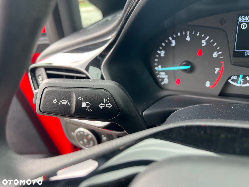 Ford Fiesta 1.1 S&S TITANIUM - 24