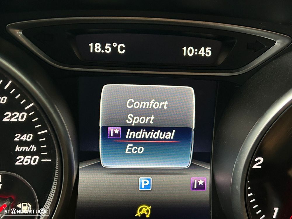 Mercedes-Benz CLA 200 d Shooting Brake AMG Line - 13