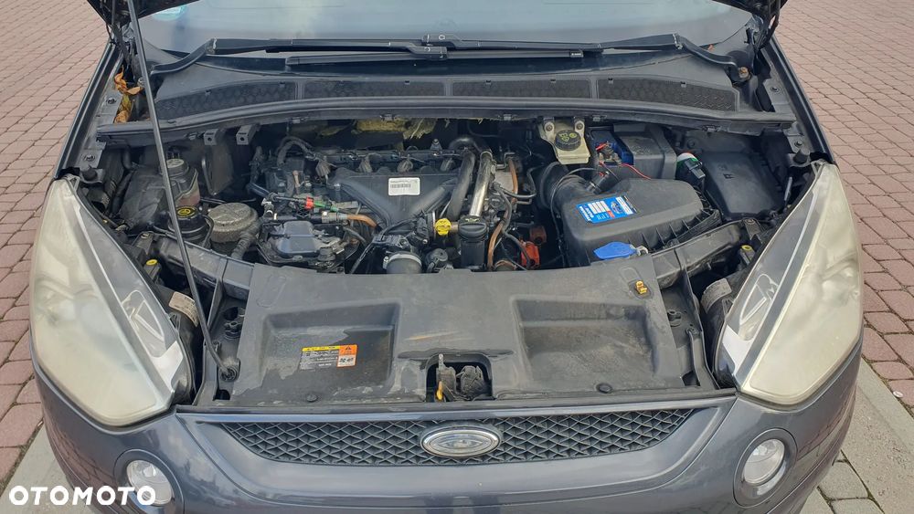 Ford S-Max - 11