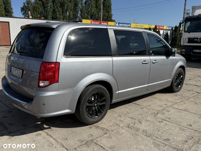 Dodge Grand Caravan - 6