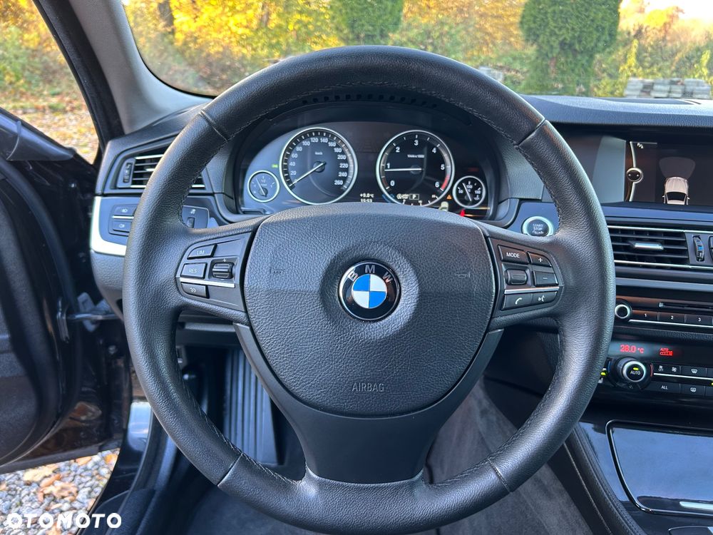 BMW Seria 5 520d Luxury Line - 14