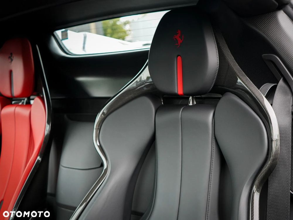 Ferrari SF90 Spider - 30