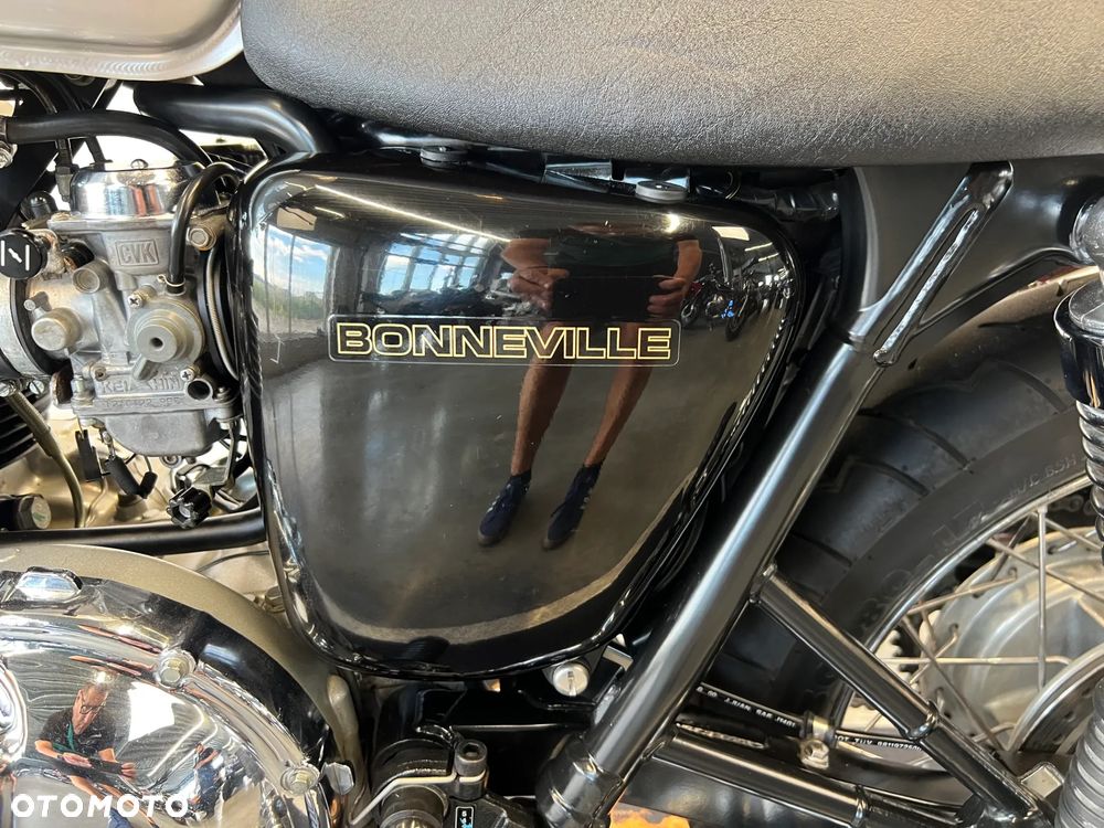 Triumph Bonneville - 17